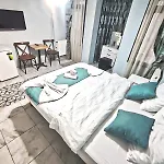 מלון דירות Taksim Rose 3*